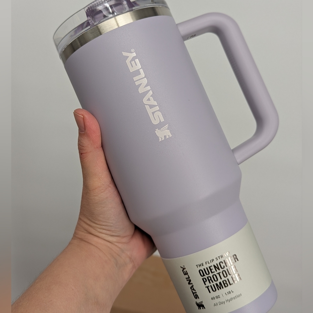New Quencher Stanley tumbler water cup Protour no spill purple dust 40 oz 2026